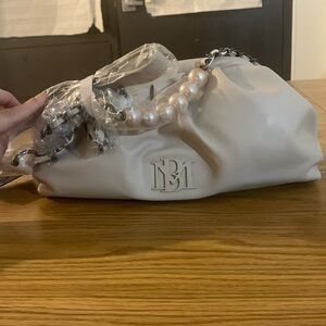 NWT Badgley Mishka wrapped frame crossbody